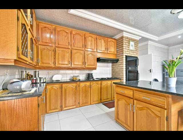 4 BEDROOM HOUSE FOR SALE IN GLENANDA